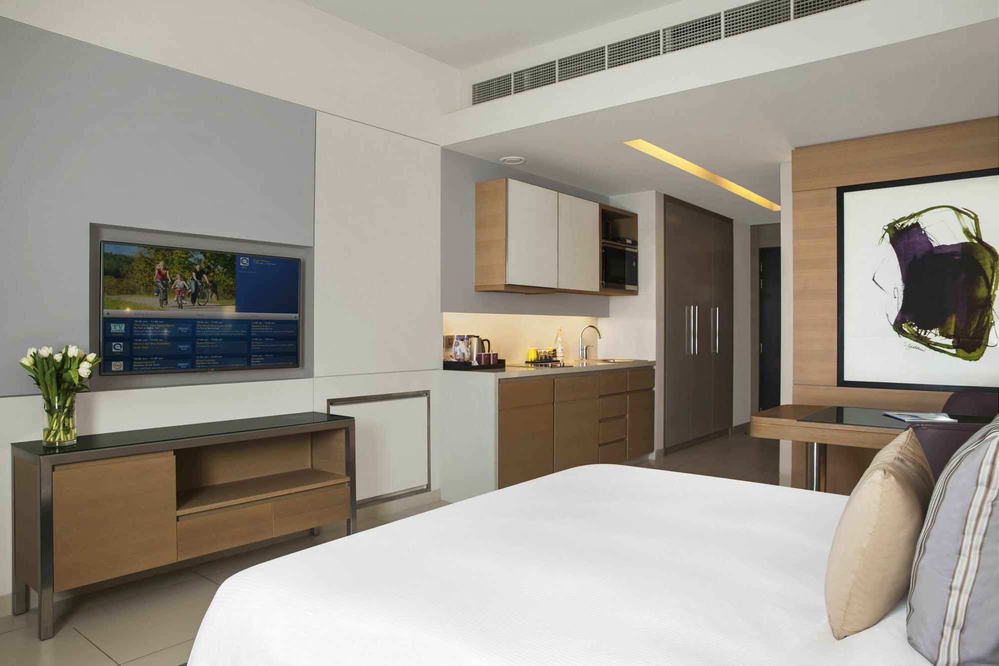 Capital Centre Arjaan By Rotana Aparthotel Abu Dhabi Exterior foto